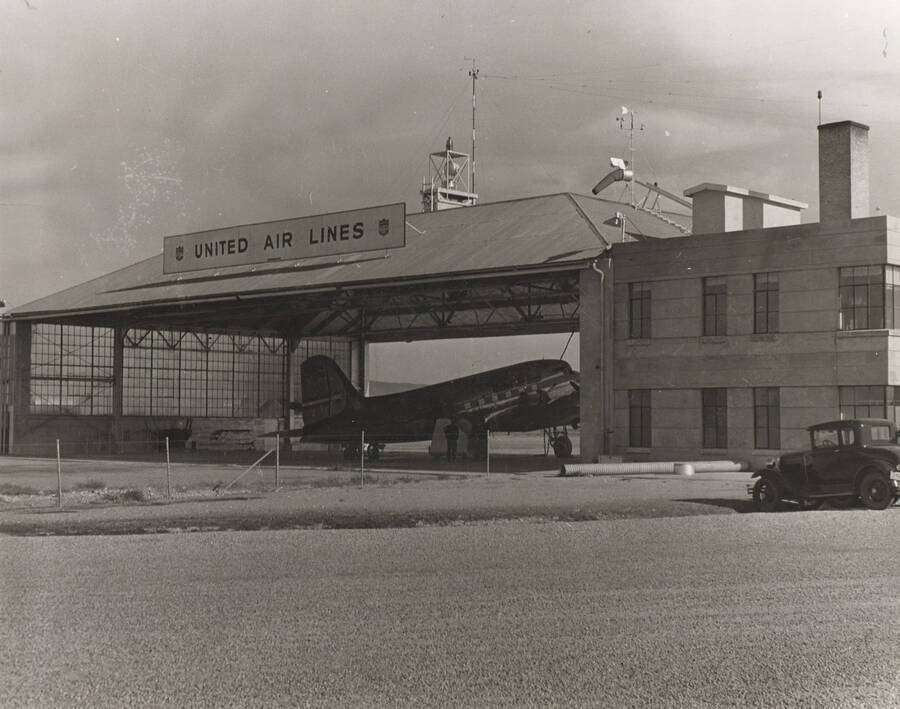 Photo text: 'United Air Lines hanger constructed but Idaho WPA at Boise municipal airport.' Note: This image is part of a Work Progress Administration publicity series.