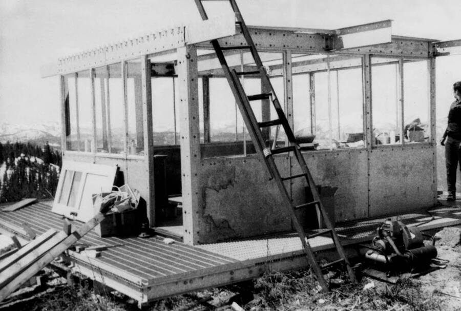Construction of Sheepeater Lookout