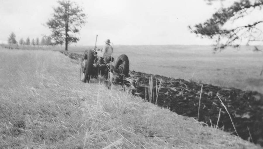 This image is part of a report regarding farm organizations among tribes in Northern Idaho and the CCC-Indian Division.