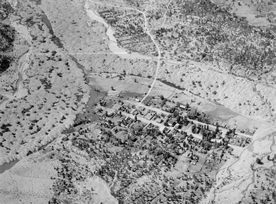 This image is part of a series of aerials taken by the Army Air Corps.