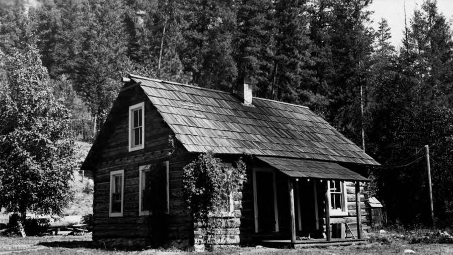 Bear Creek Ranger Station, main building, Selway National Forest