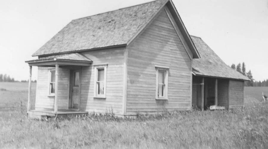 Old house of Same waters, Craigmont. Replaced with new house. This image is part of a report regarding farm organizations among tribes in Northern Idaho and the CCC-Indian Division.