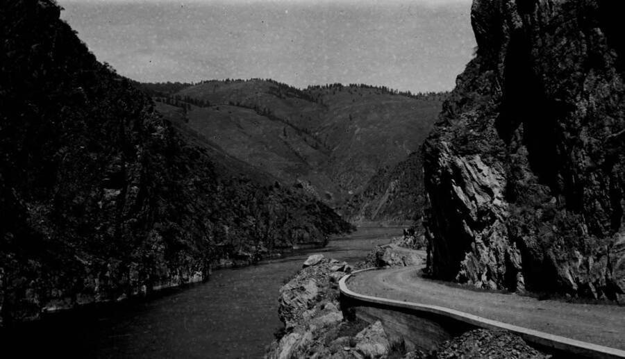 North-south highway, Salmon River Canyon