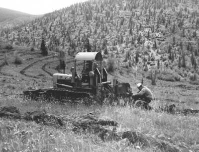 Whitfield planter on the Cook Mountain project in the Bungalow Ranger District.