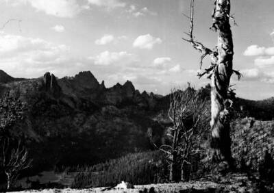 Photo text: 'Aug. 7, 1952.'