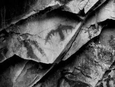 Pictographs near Veil Falls