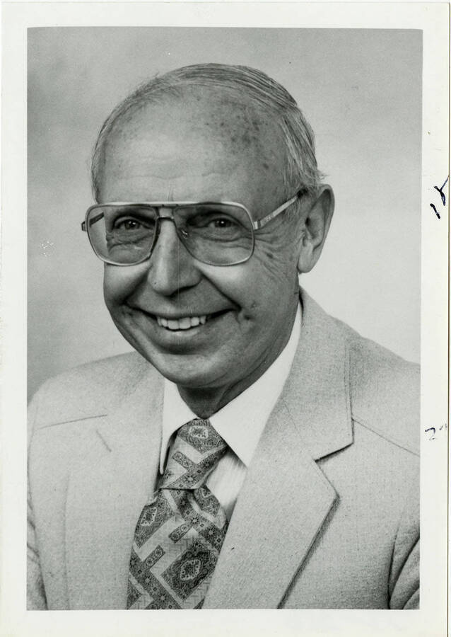 Portrait of Willis H. Ware, Phi Beta Kappa Visiting Scholar 1987-88.