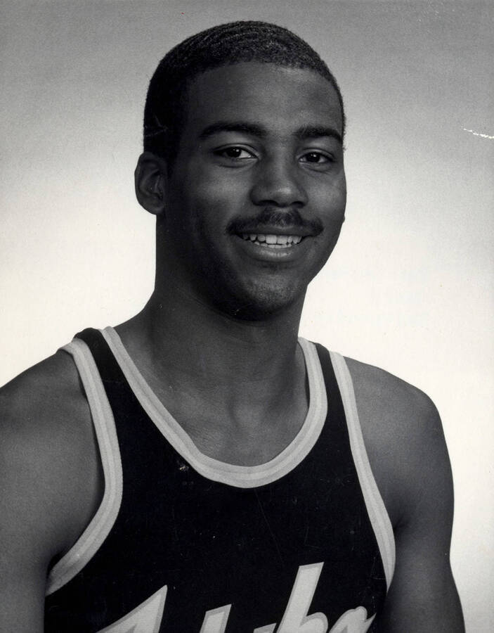 Portrait of Kenny Luckett, Guard, 1985-1986 season.