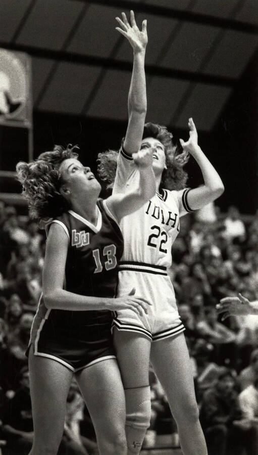 Vandals Women's Basketball player Susan Deskines (22) vs. Boise State University.
