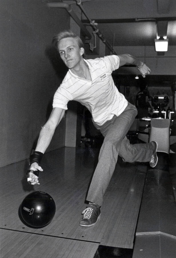Tim Dahlquist competing in a bowling tourney with a wrist brace.