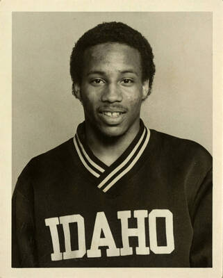 Portrait of Steve Simpson, junior cornerback, wearing an IDAHO shirt.
