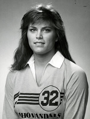 Portrait of Shelly Carter.