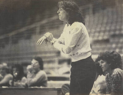 Vandals Women's Basketball Head Coach Pat Dobratz coaching from the sidelines.