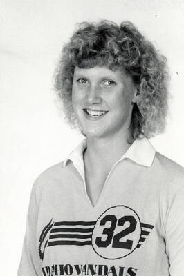 Portrait of Terri Plum.