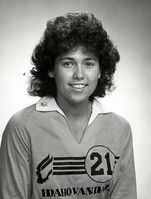 Portrait of Michelle Laub.