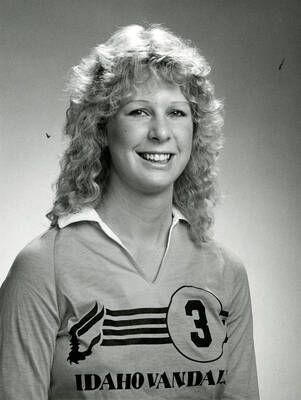 Portrait of Jenny Frazier, Student Assistant.