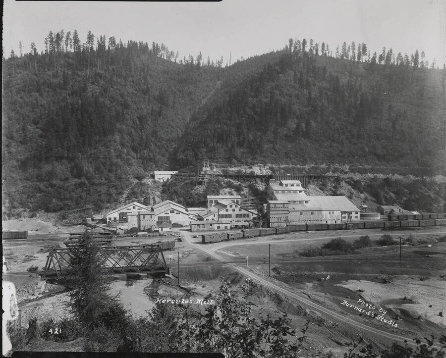 Hercules Mill, 500-ton Mill at Loweredge of Wallace, Idaho between 1917 - 1920.