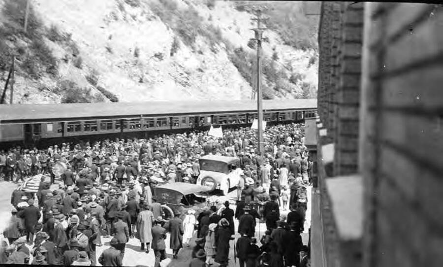 Young men boarding train to go to Camp Lewis, Washington in 1918.