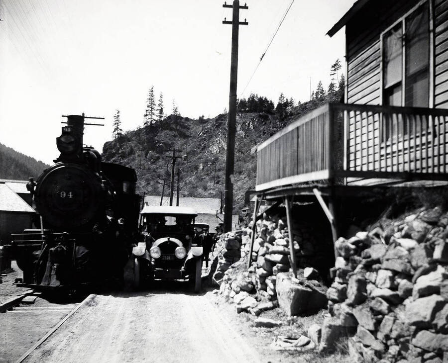 Views showing wagon road and railroad at Gem, taken April 29, 1919