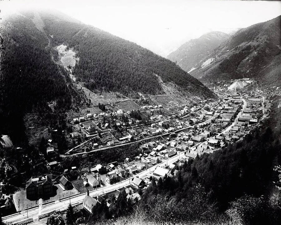 A panoramic view of Wardner, Idaho in 1907