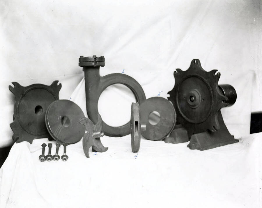 Pump with wearing parts off at Coeur d'Alene Hardware and Foundry Co.  In Wallace, Idaho, 1922.