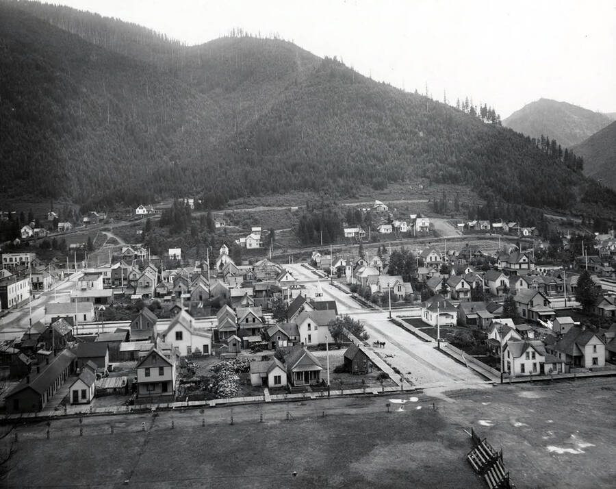 Image shows the residential region of Wallace, Idaho, 1904.