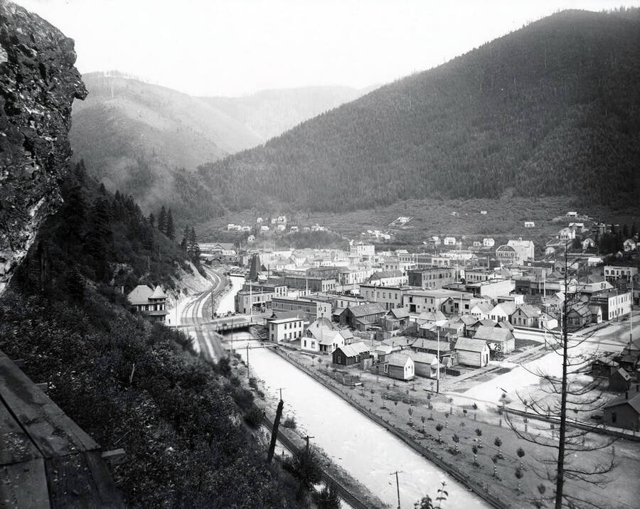 Image shows commercial region of Wallace, Idaho, 1904.