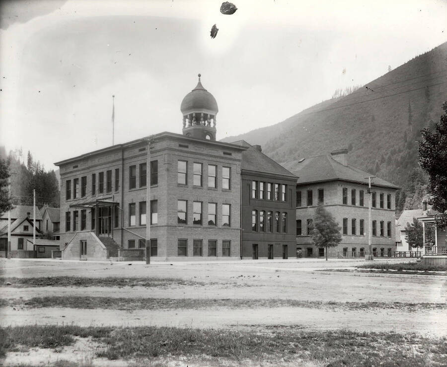 Exterior view of Wallace Public School in Wallace, Idaho.