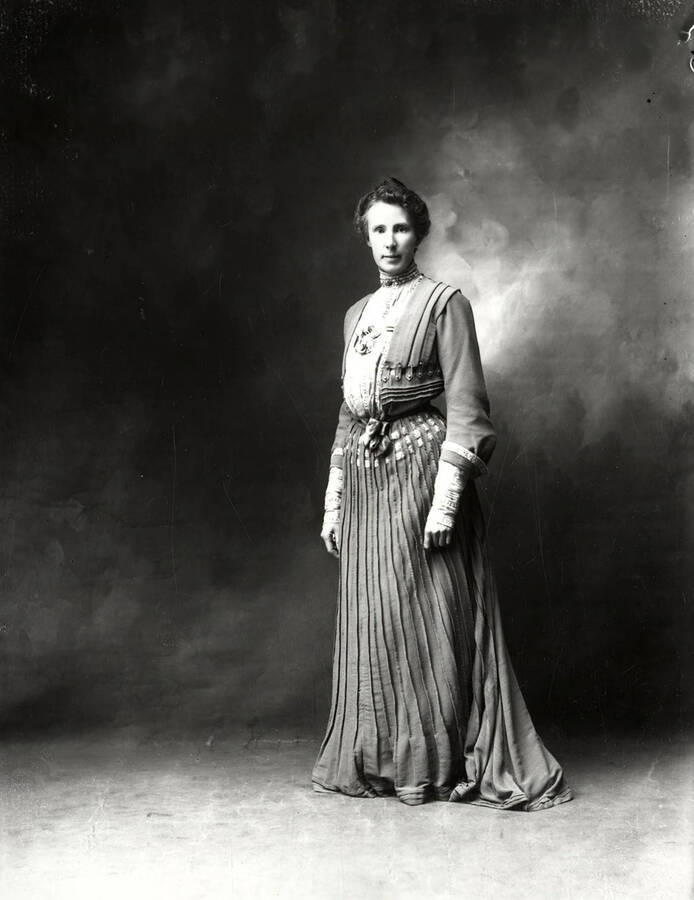 Portrait of Mrs. E.H. Moffitt.