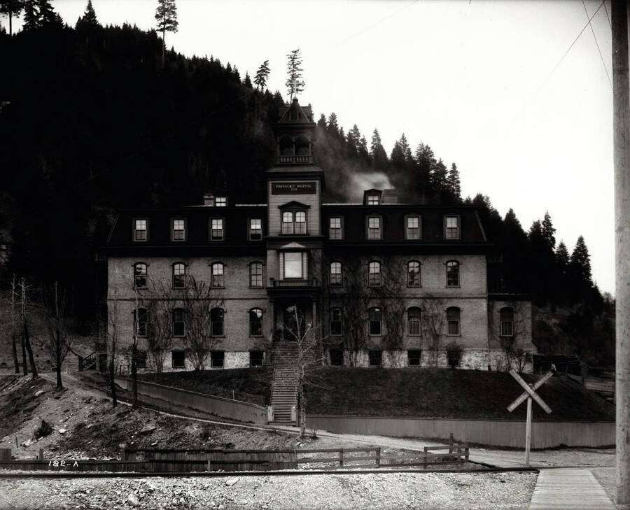 A photograph of the exterior Providence Hospital in Wallace, Idaho.