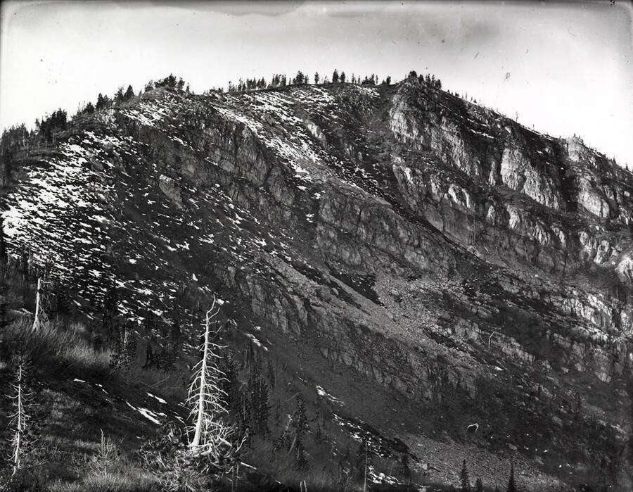 View of a rocky escarpment.