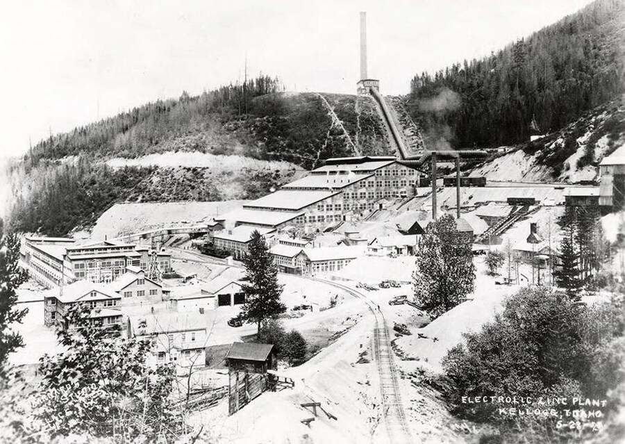 Panoramic view of the Sullivan Mining Company electrolytic zinc plant in Kellogg, Idaho.