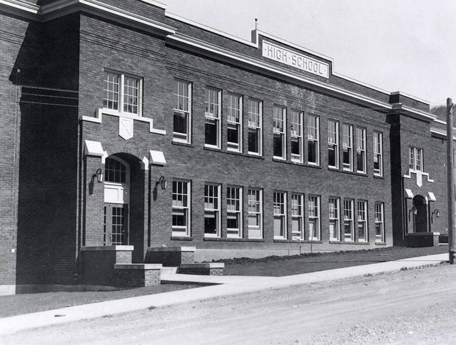 Exterior view of Mullan High School in Mullan, Idaho.