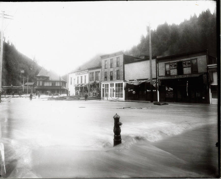 Image is of Wallace, Idaho after the Canyon Creek flood November 15, 1906.