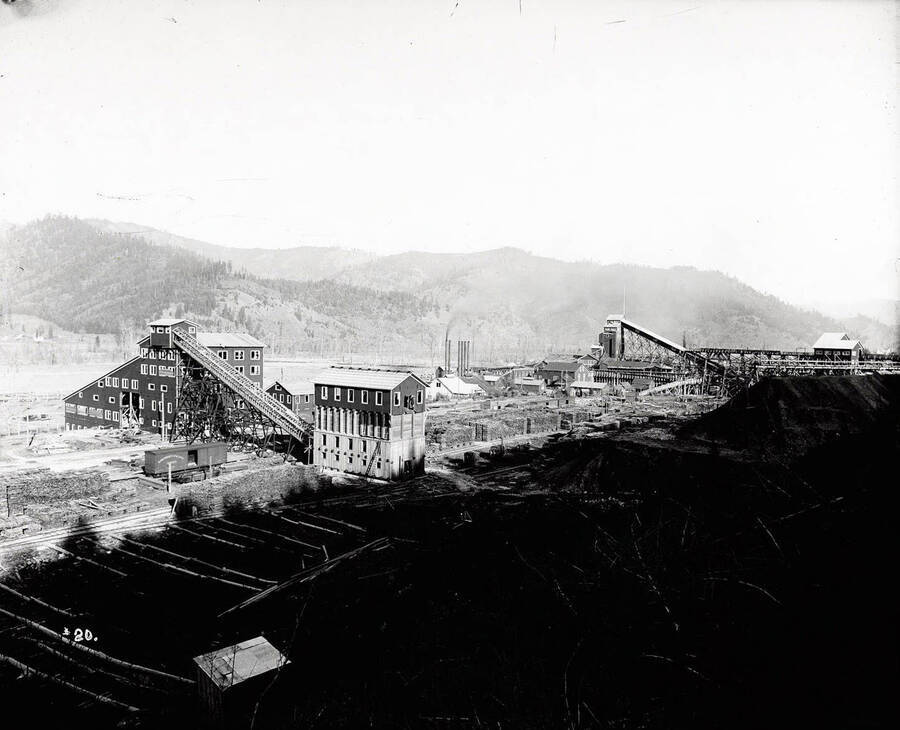 Image is of the North mill at Bunker Hill and Sullivan Mill in Kellogg, Idaho [1908]; Various milling buildings are pictured.