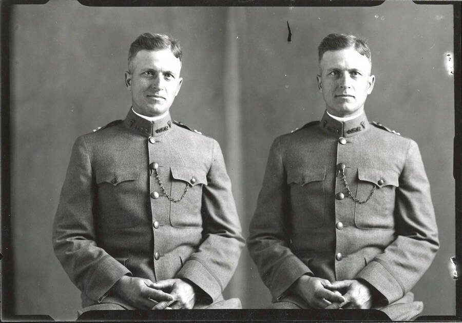 A stereoscopic photograph of Dr. Herbert Mowery in his military uniform.