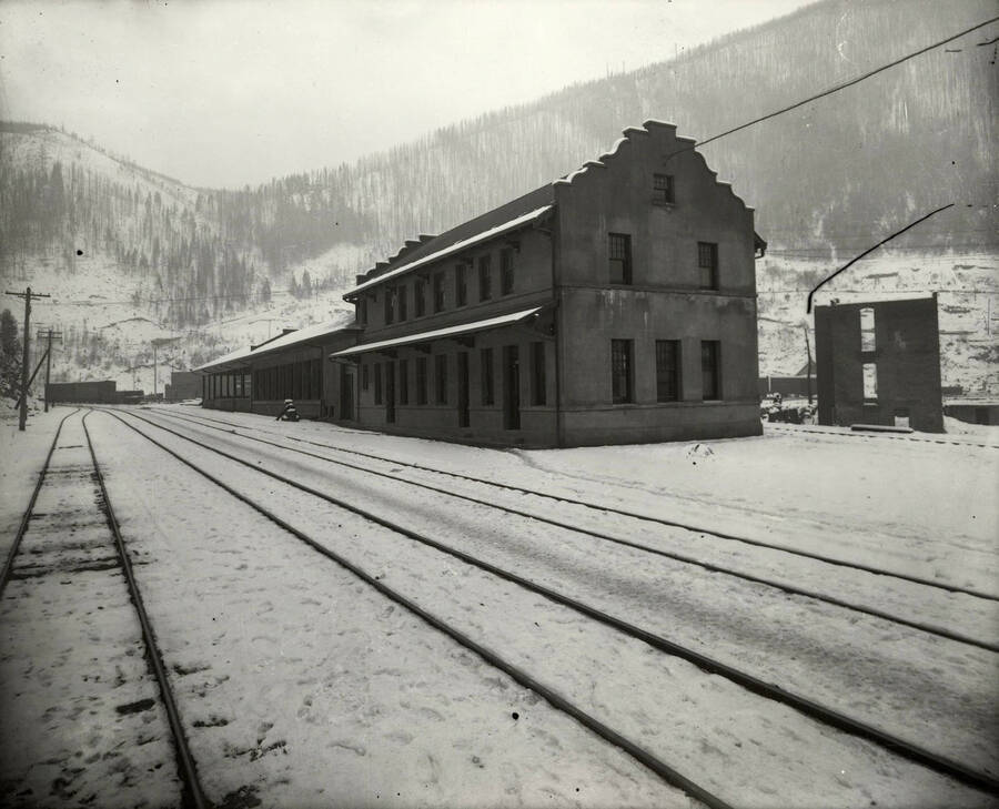Exterior view of the Oregon, Washington Railroad and the Navigation Company Station in Wallace, Idaho.