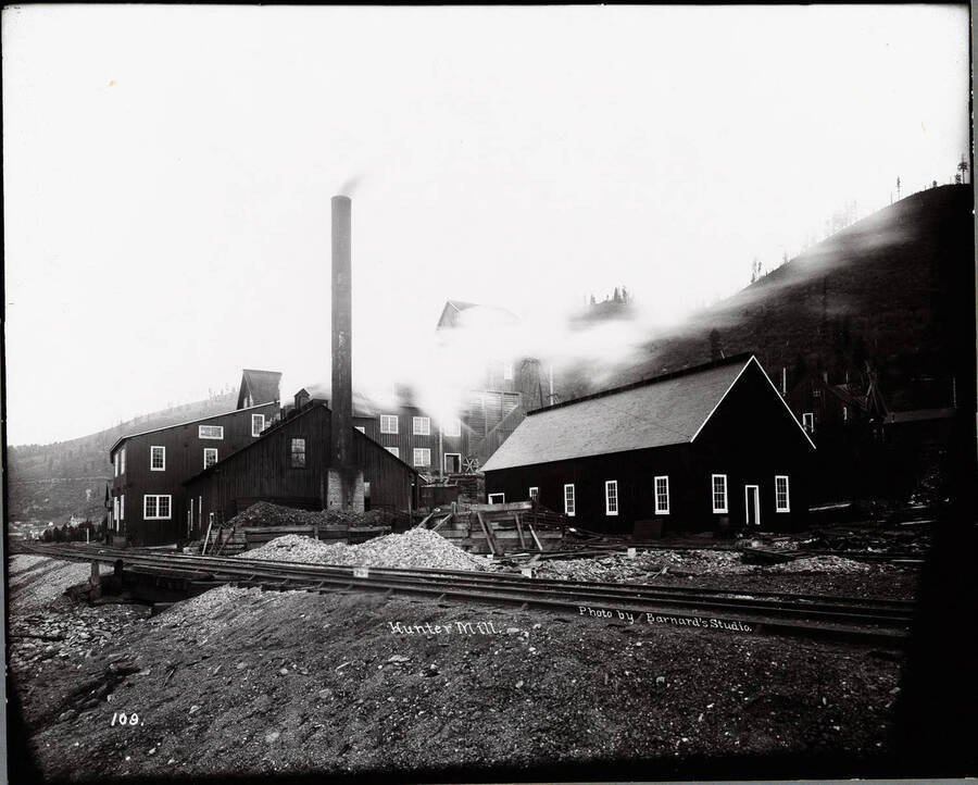 Image of the Hunter Mill in Mullan, Idaho.
