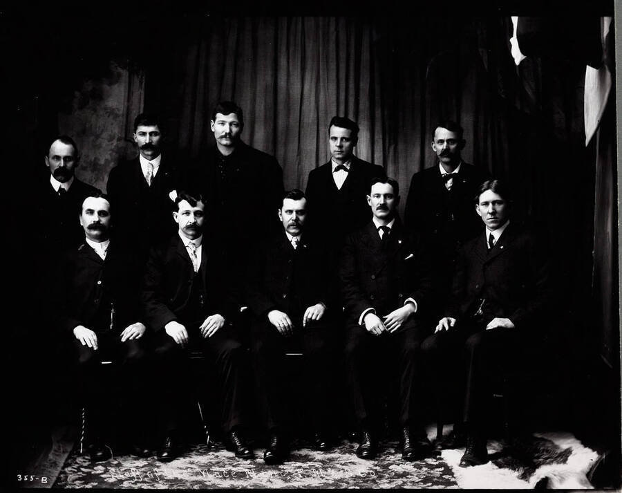 Group picture of men