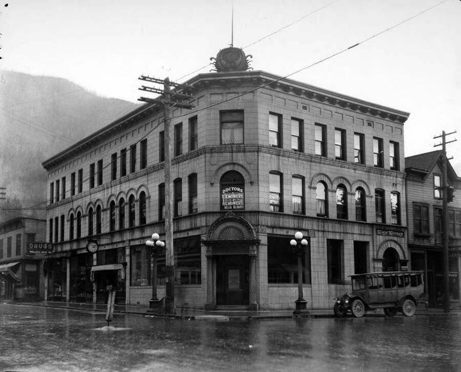 Wallace Bank and Trust Co. Building June 17, 1921