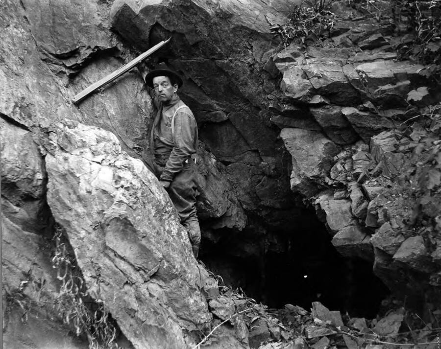 T. Towles taken at Murray October 11, 1921; Merriam, William (Bill), Mining engineer