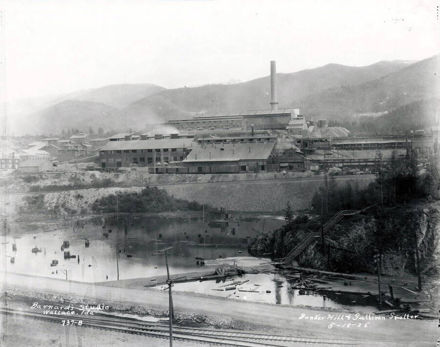 Image shows the Bunker Hill and Sullivan smelter near Smelterville and Bradley, Idaho on May 18, 1925.