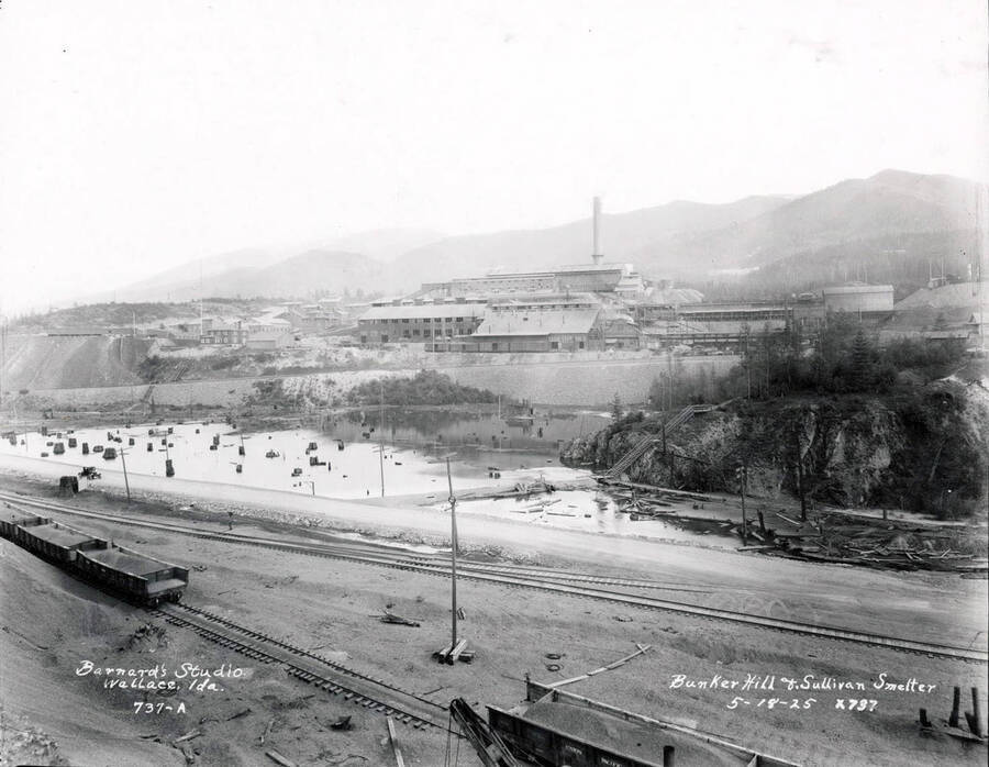 Image shows the Bunker Hill and Sullivan smelter near Smelterville and Bradley, Idaho on May 18, 1925.