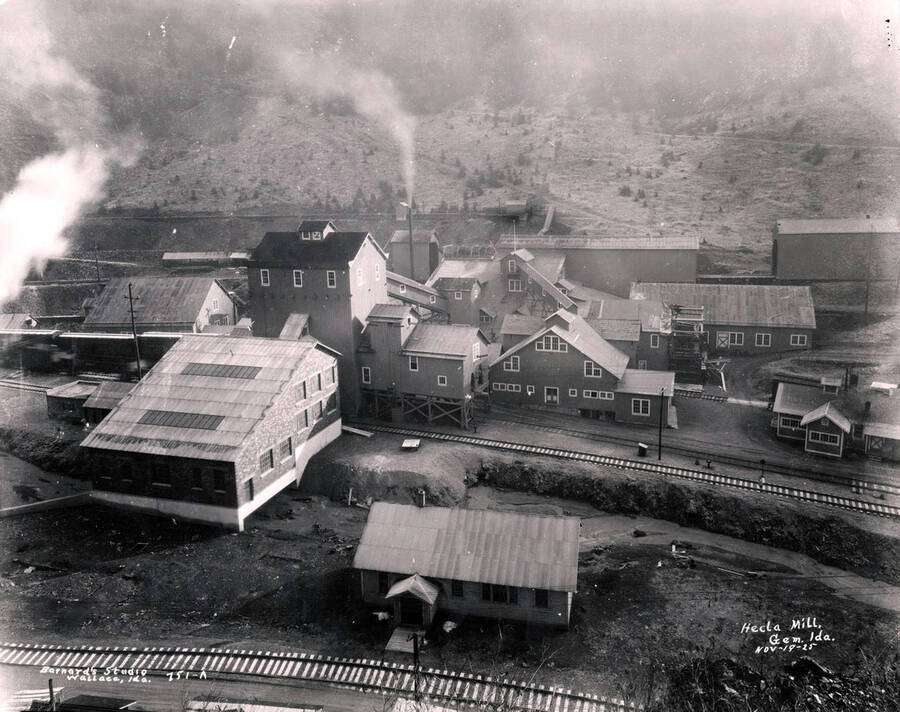 Image shows Hecla Mill in Gem, Idaho, November 19, 1925.