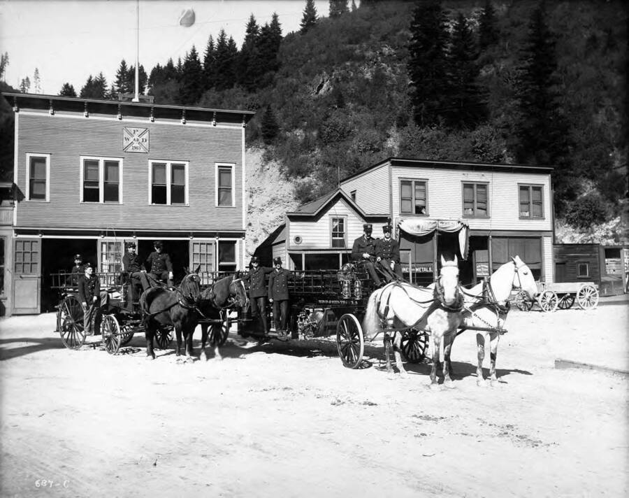 Image shows the Wallace Fire Department on Cedar Street, at the end of 7th Street, in 1907.
