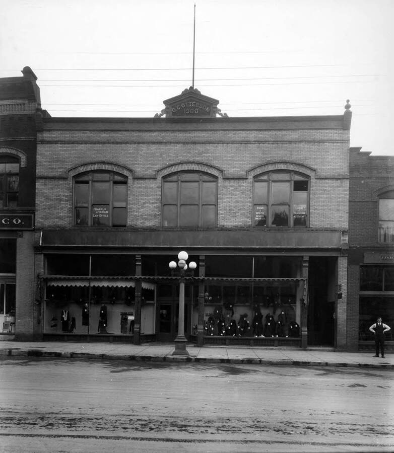 Exterior view The Otterson Dry Goods Co., LTD., E.R. Denny, located in Wallace, Idaho, after the store name was put on the building, 1925.