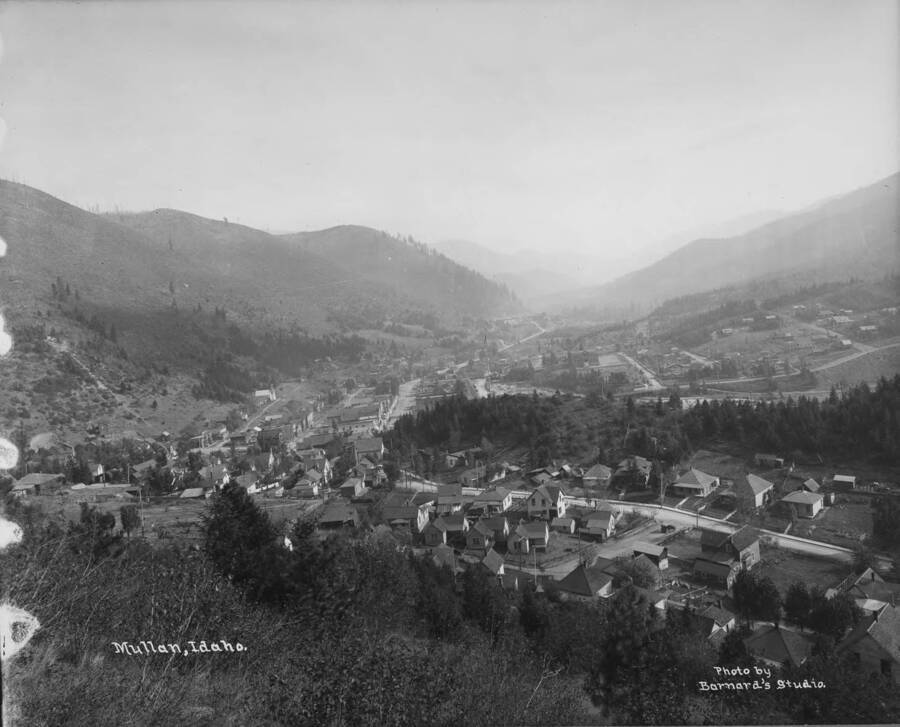 Panoramic view of the town.