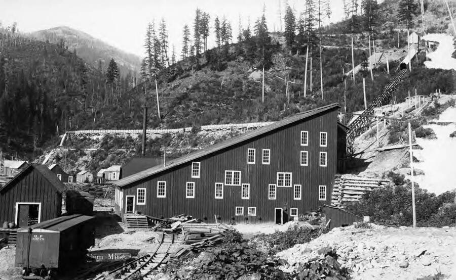 Old Milwaukee, better known as Gem Mine, developed by Finch and Campbell