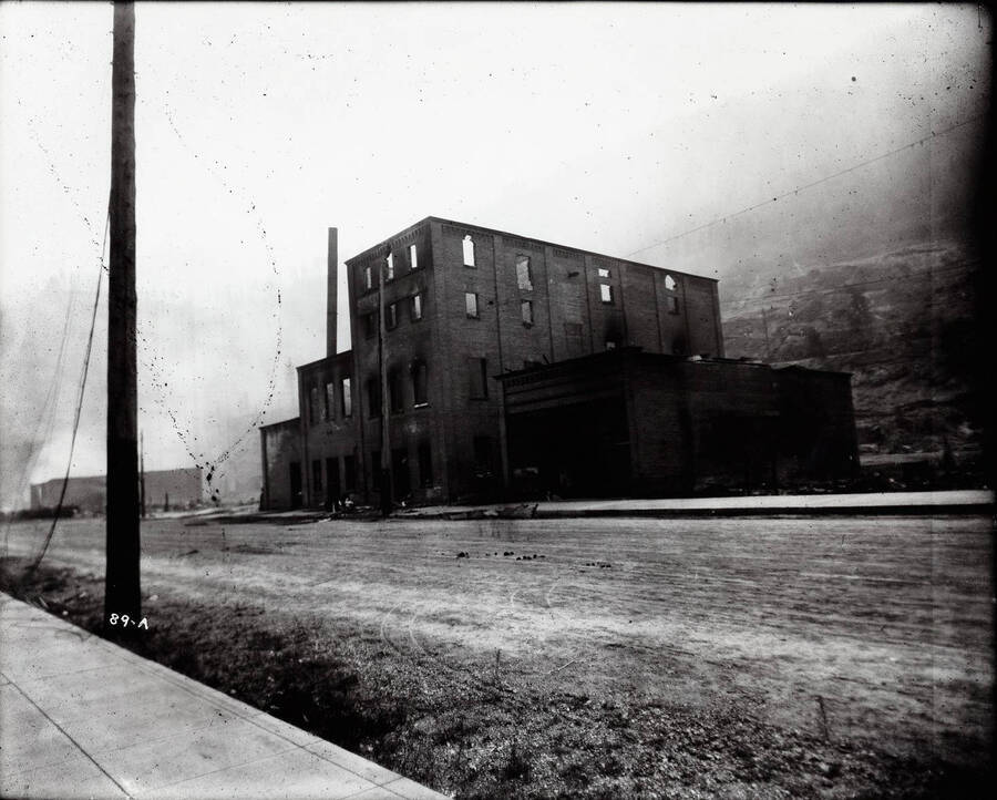 Image shows the brewery in Wallace, Idaho after the fire of August 20, 1910.