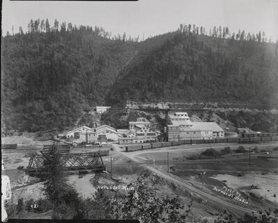 Hercules Mill, 500-ton Mill at lower edge of Wallace, Idaho between 1917 - 1920.